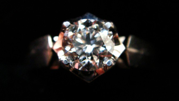 ?一克拉D色钻石戒指回收价格行情怎么样
