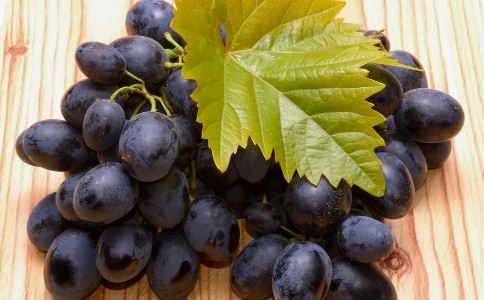 葡萄是秋天的水果用英文怎么说