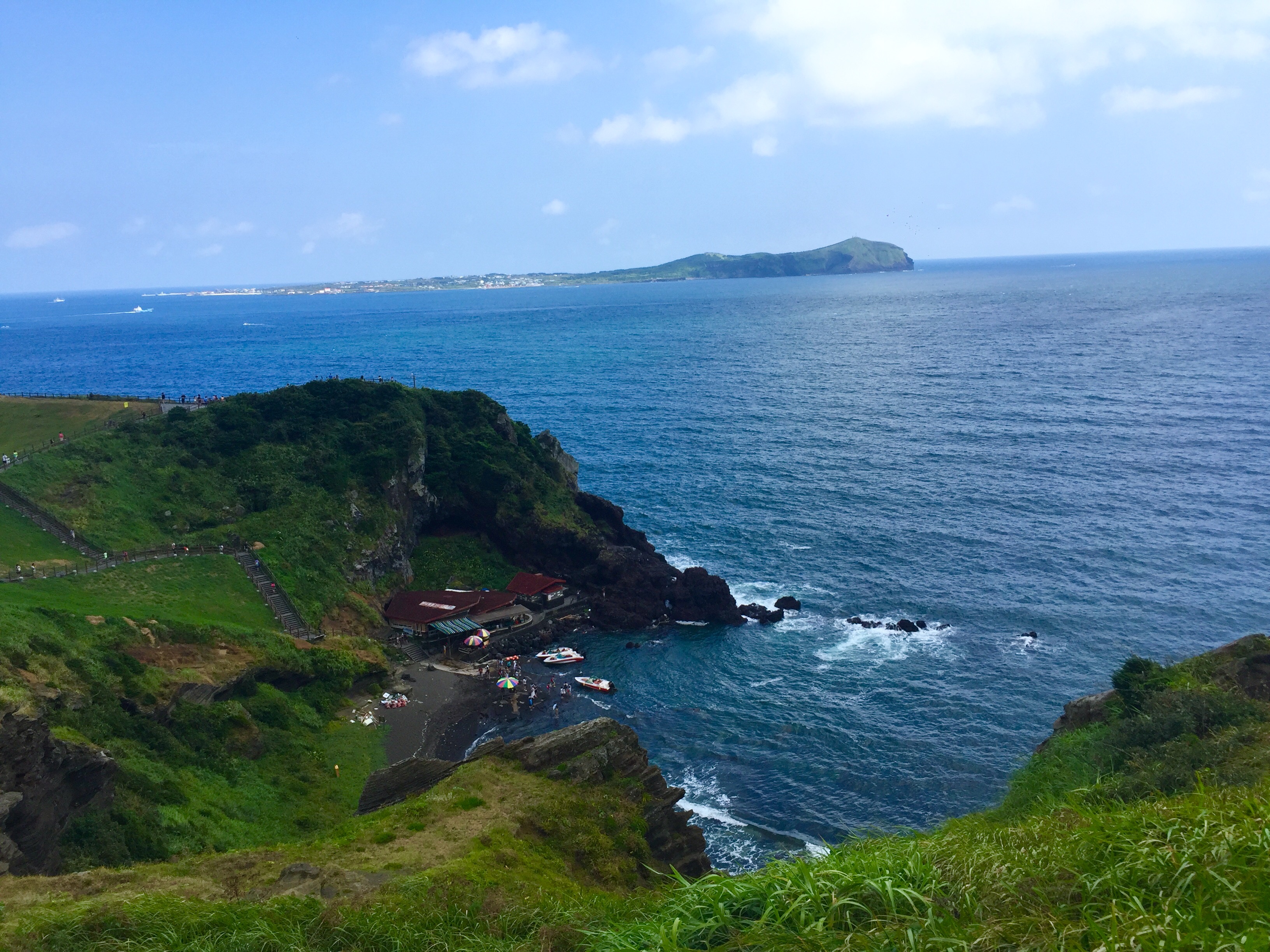 【城山日出峰】