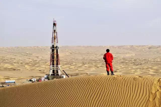 油价下跌中石油企业大量减员敬重的背影
