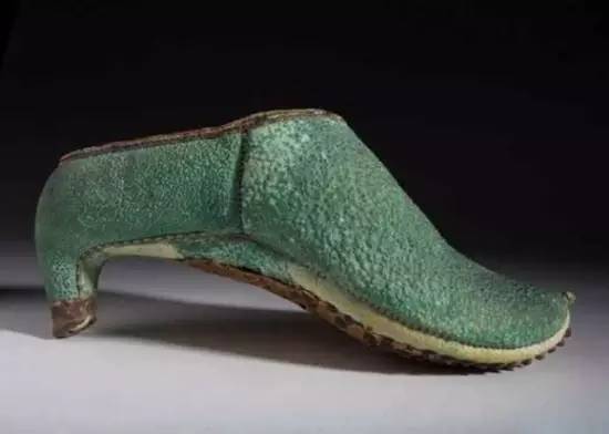 高跟鞋背后的故事:由波斯人发明,最初为方便男