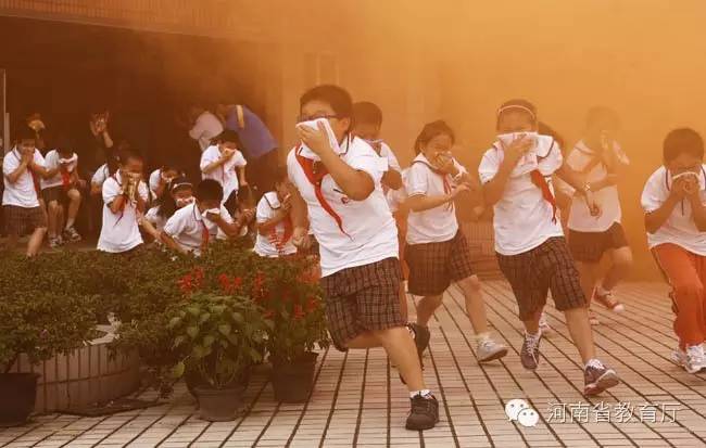 top你的学校有火灾隐患这下麻烦大了接下来俩月省教育厅公安厅要重拳