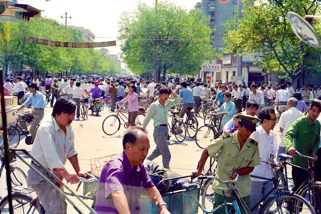 80年代北京gdp_京沪好基友 近10年来北京上海GDP和电影票房的追赶