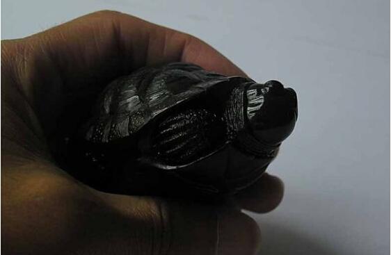 玉雕:一块玛瑙原石雕刻乌龟的全过程!