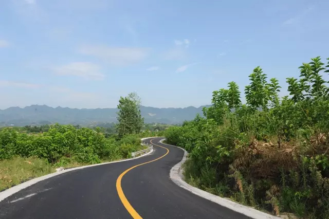 2008年乡村道路,宽3.5米,厚0.15米,长1000米国