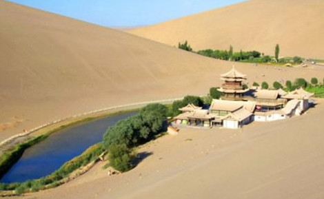 悬泉置遗址属全国重点文物保护单位,位于甘肃省敦煌市.