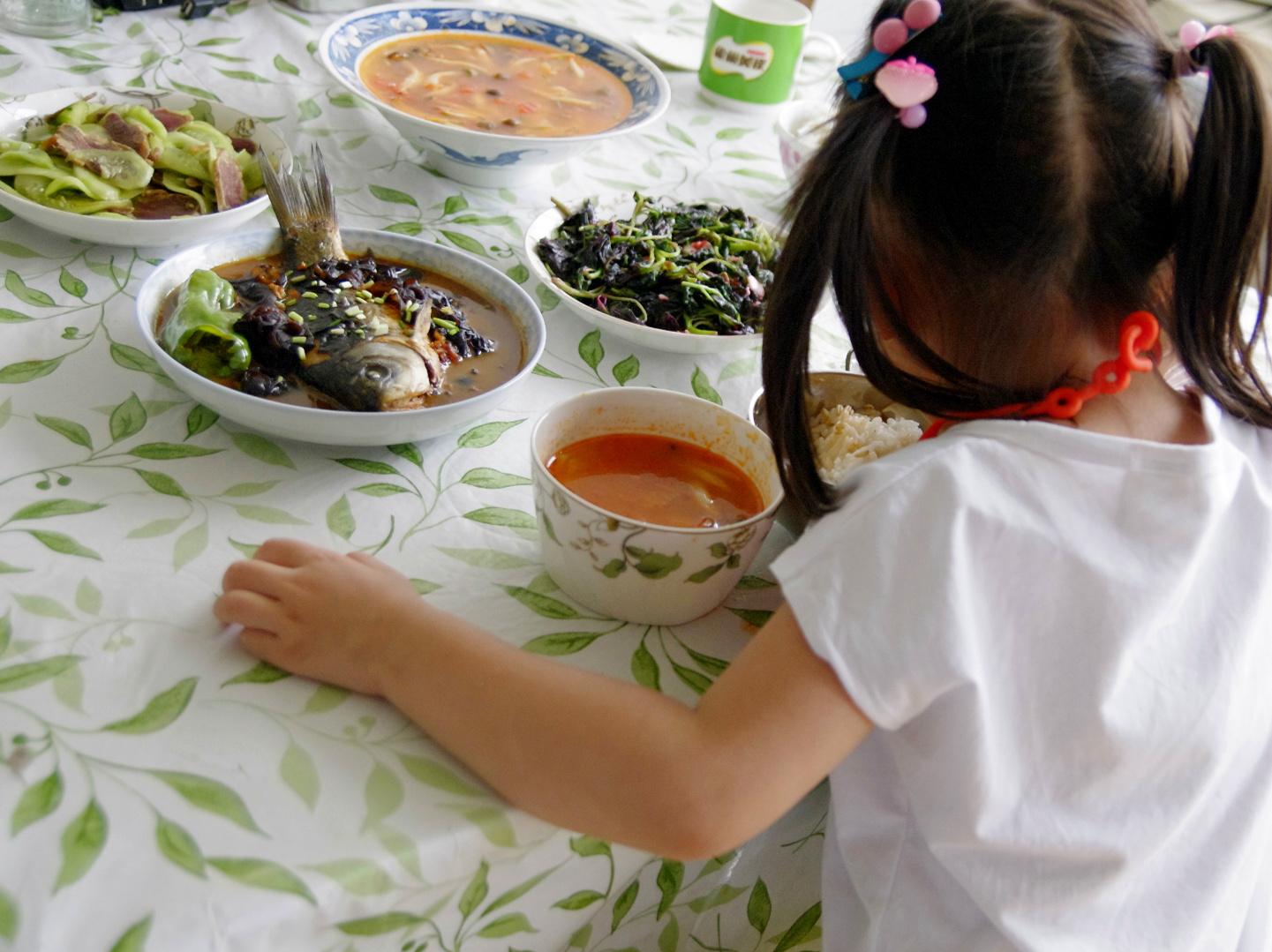 学龄前儿童营养膳食配餐[免费文案+PPT成品下载]-PPT超级市场