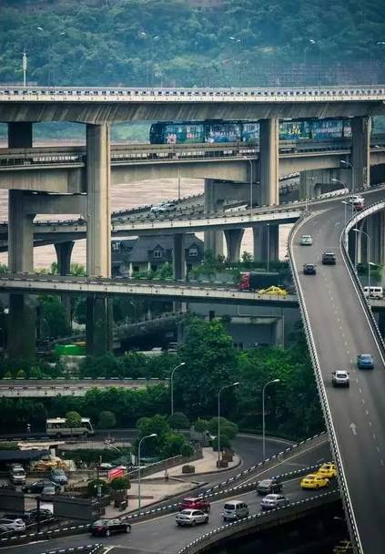 最复杂的立交桥_中国最复杂立交桥,五层15条匝道,走错一个匝道,就是重