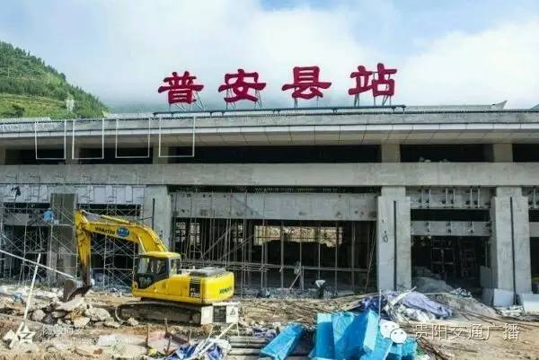 安顺西站是安顺市新建中的高铁站,沪昆高铁的停靠站,引入开建的六盘水