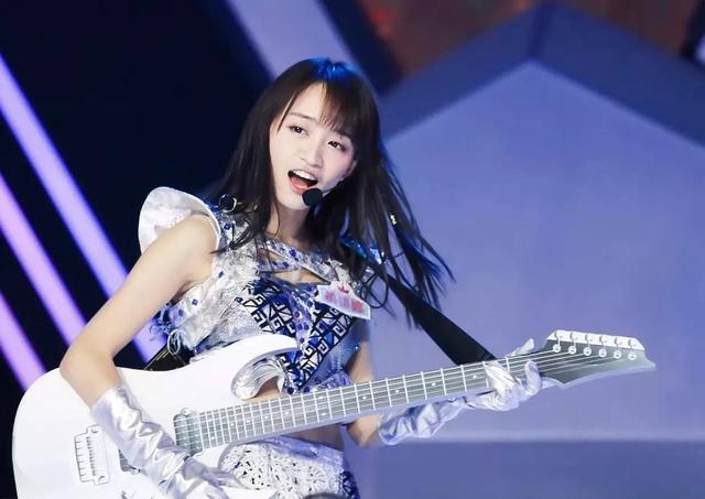 snh48美少女黄婷婷今天生日:百变少女万人迷