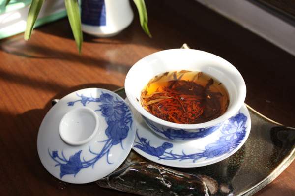用盖碗喝茶，中国人还是得学学-搜狐吃喝