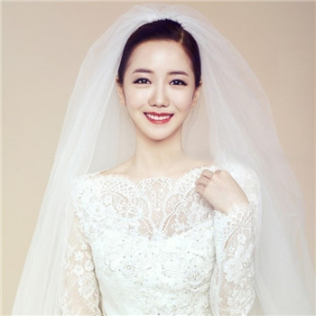 2016年英皇体育官网流行的韩式婚纱照新娘造型(图4)