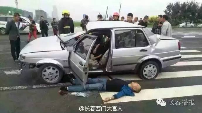 长春北湖一起车祸,卡车撞捷达一死一重伤!