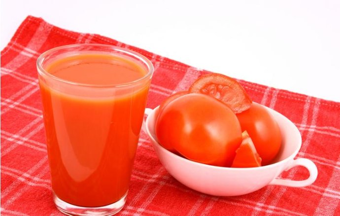 【有什么可以去斑的方法】番茄汁快速淡斑法!