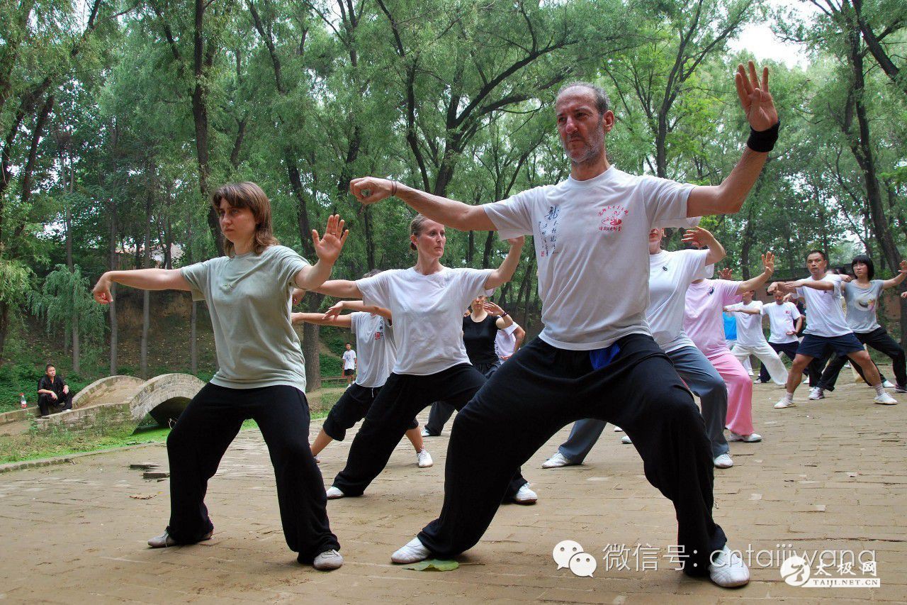 练习"松胯"的三个步骤