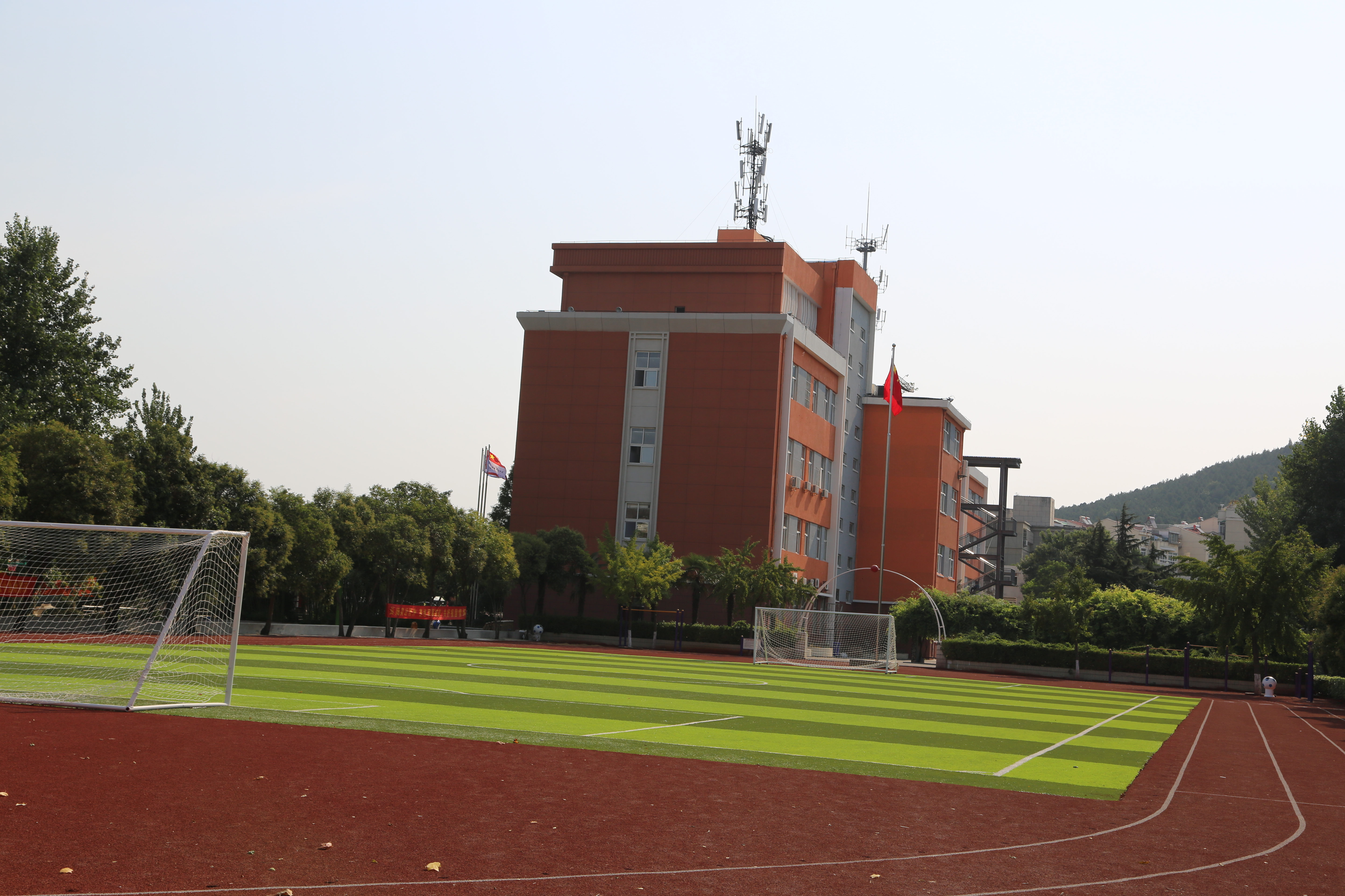 夏日校园景色盈眼镜头下的徐州华杰实验学校