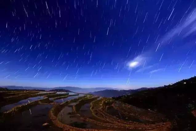 苍山雪,洱海月,洱海月照苍山雪 赏月,赏景,赏春城 月夜星光下的