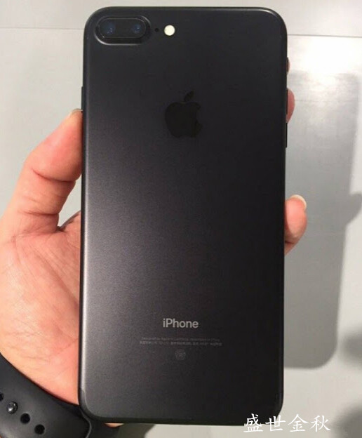 头批iphone7开箱抢先体验:黑色实在太销魂