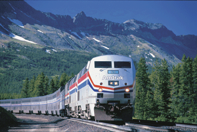 01美国铁路历史在美国,铁路只能勉强排在汽车和飞机之后,算是第三交通