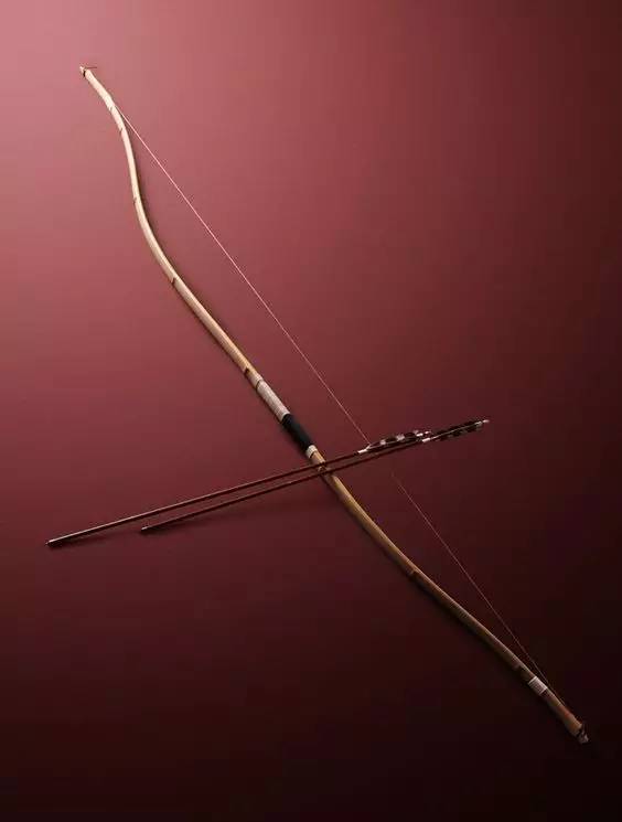 弓道最基本的要求,是运用和弓把箭射到标靶上,其中涉及的动作,修养