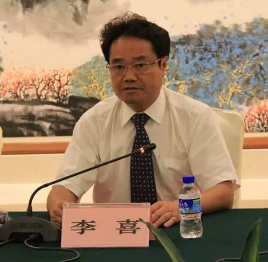 昆明原副市长迷信大师算命!裸官?排挤戴