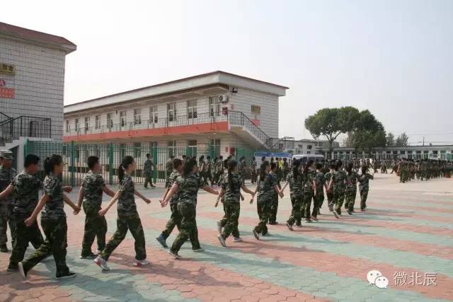 而在这之前,北辰区人防办还在南王平训练基地为全体师生组织了紧急