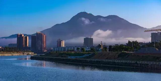 陆河河田山的春夏秋冬—山在水中,水在城中