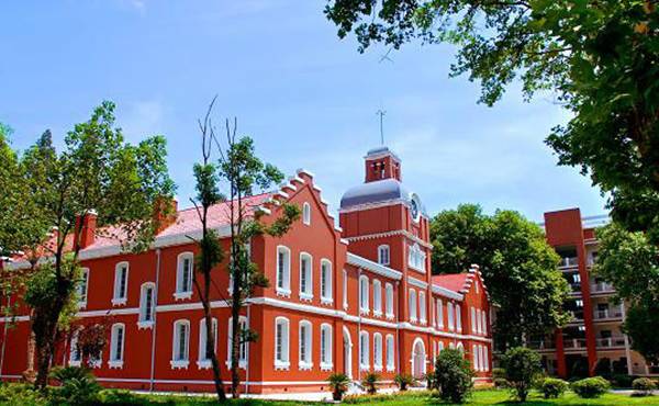 今生:1952年始称武汉市第四中学,2009年学校复名为武汉四中·博学中学