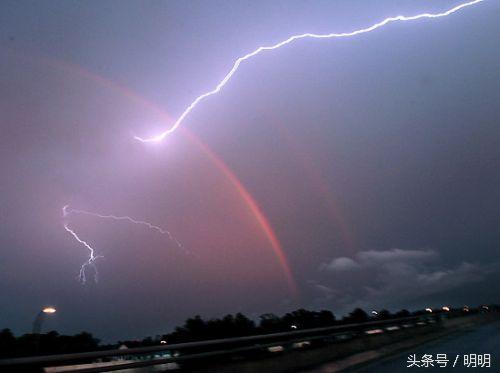 人工降雨的原理视频_\