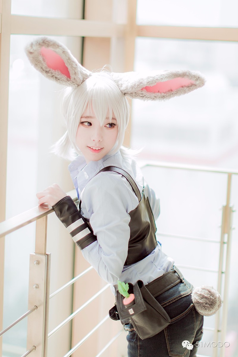 《疯狂动物城》兔子警察朱迪拟人化cosplay