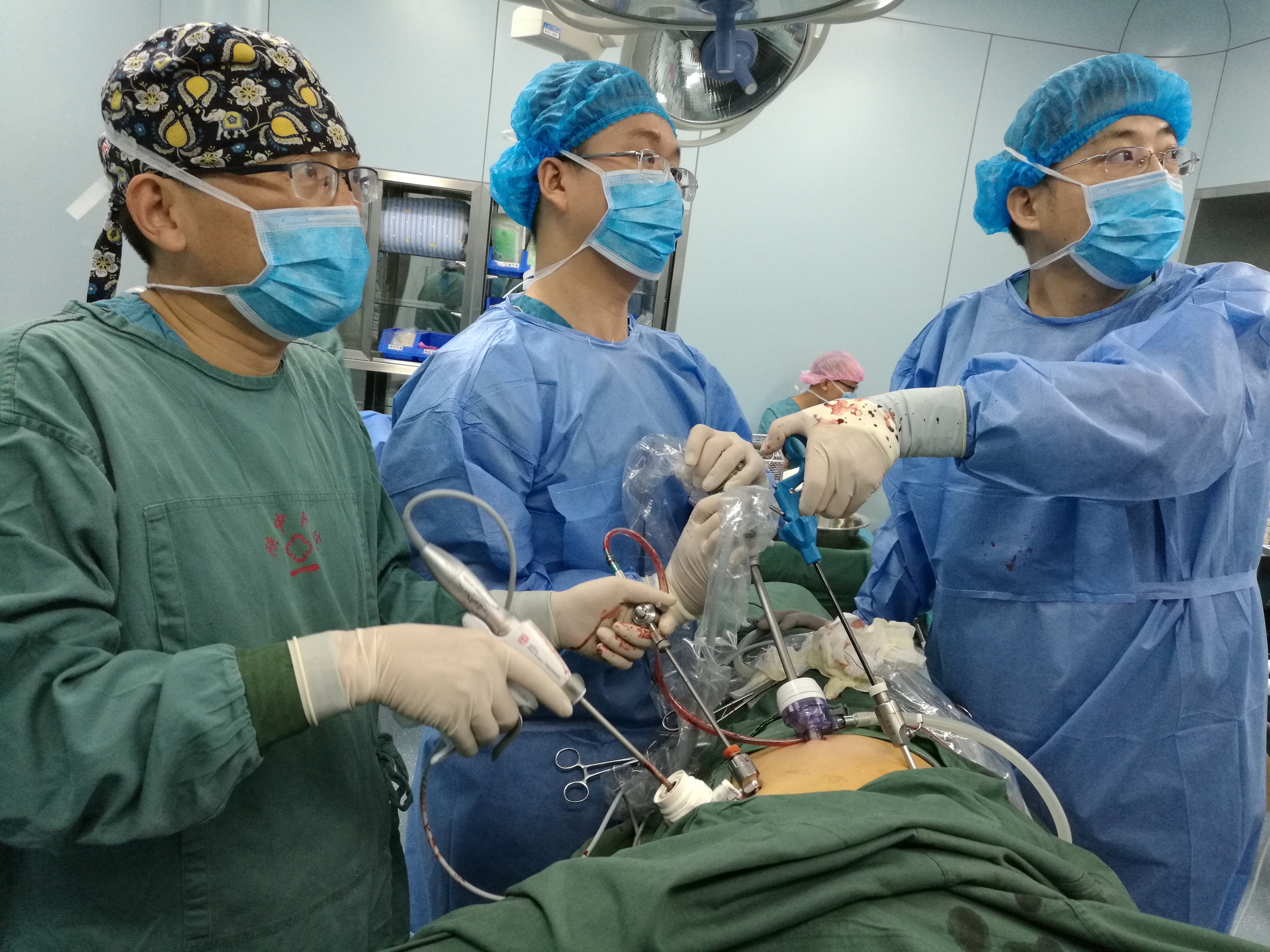 胸心外科成功完成首例完全腔镜下上段食管癌根治术-搜狐健康