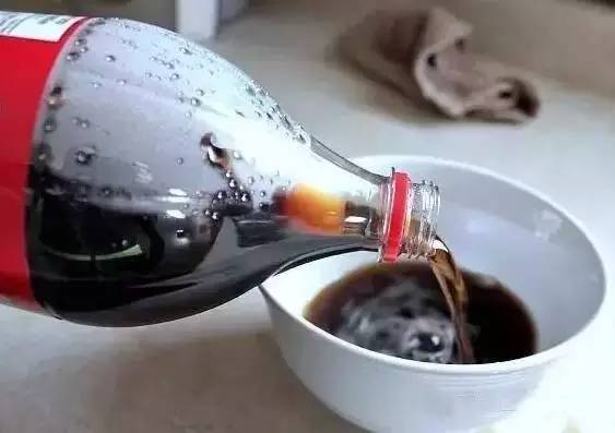 【实用】把可乐倒进水壶里，效果惊呆了！这些