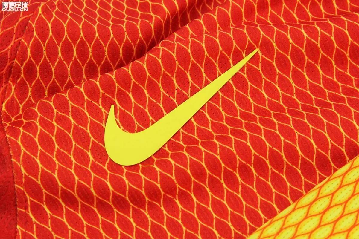 国足的红黄之力--中国男足主客场球员版球衣