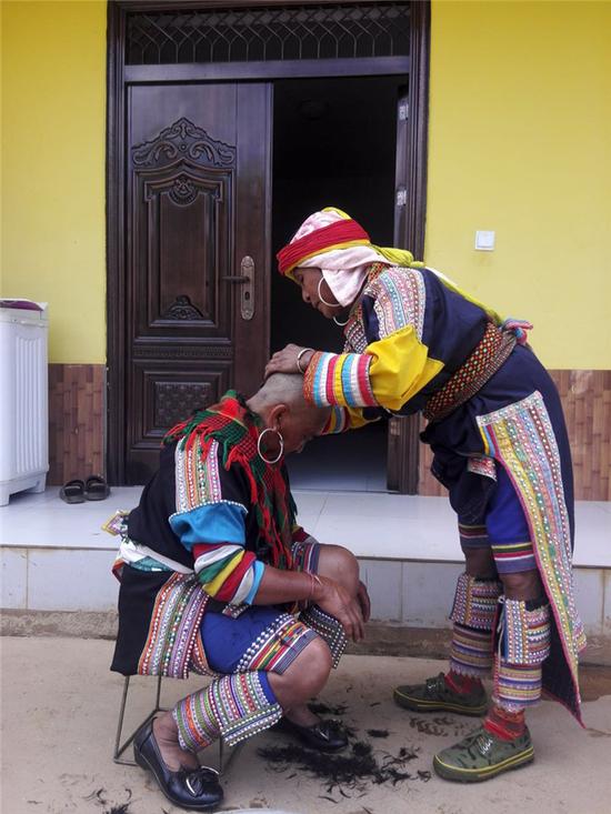 亮点八:南美拉祜族的"光头新娘"
