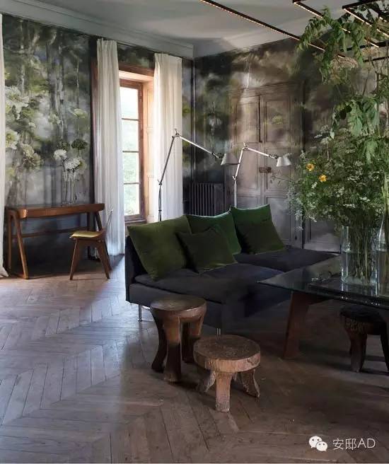 那位画花的法国女画家她画满了家里40个房间间间不同