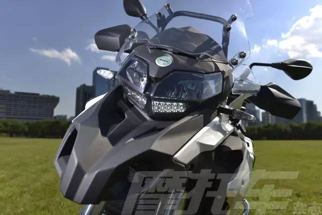 《摩托车》杂志独家:贝纳利TRK502视频测试-