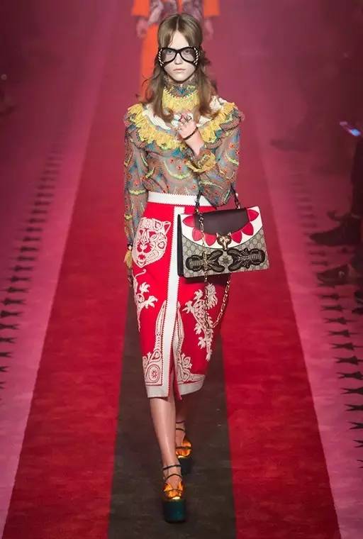 gucci 2017春夏系列:鬼魅的粉红幻梦