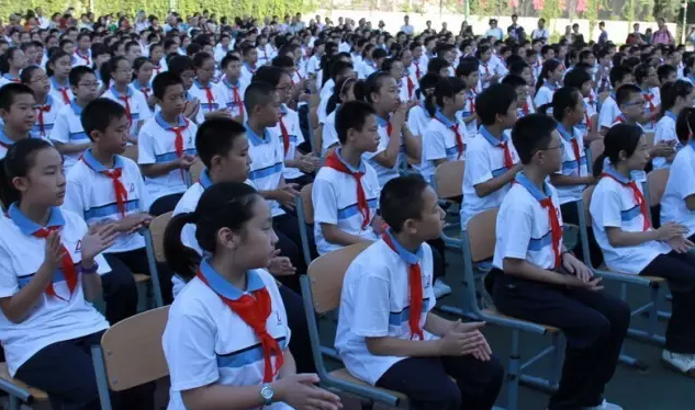 北京各大中小学校服对比照有木有你的菜