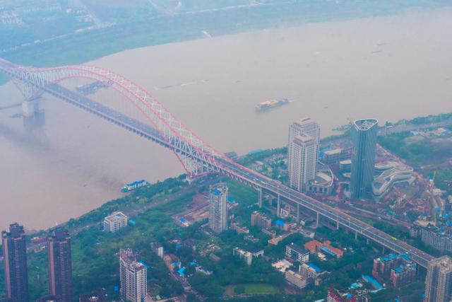 去重庆旅游怎么穿搭_重庆旅游必去景点(2)