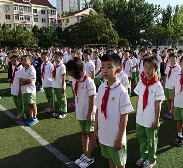 北京各大中小学校服对比照有木有你的菜