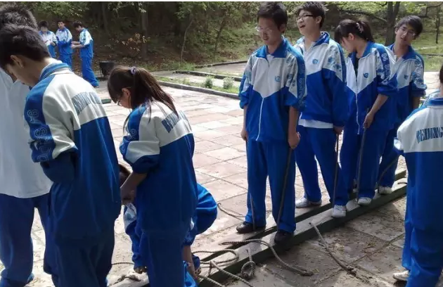 北京各大中小学校服对比照:有木有你的菜
