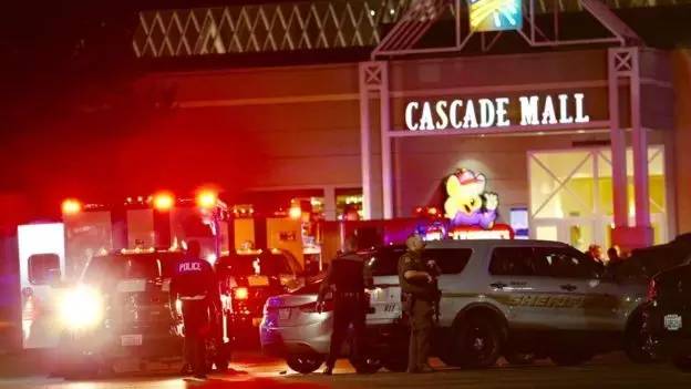美国华盛顿州一购物中心发生枪击案,造成5人死