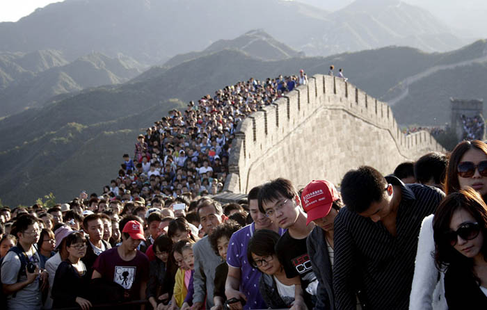 国庆旅游选择热门景点,考验体力跟毅力,毕竟普通人难在"人山人海"中