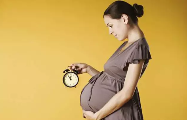为啥有胎儿足月出生,有到预产期,有延后?