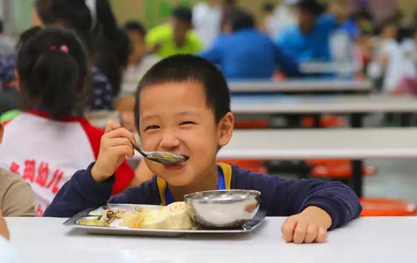 金普新区统一中小学生营养午餐食谱