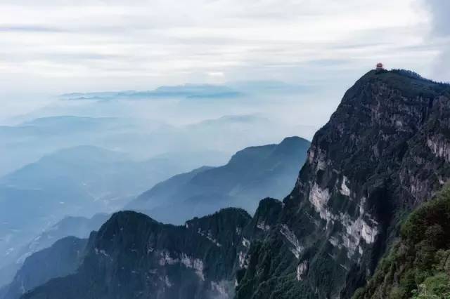 成语藏什么名山_秋名山车神是什么梗