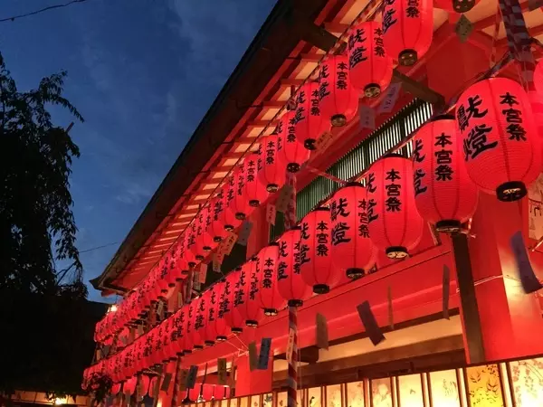 京都的枫叶要红了，恰好配得上你说的矢志不移