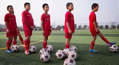 中国足球人口不缺数量缺质量中国足球孱弱的原