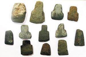 新石器时代又称为磨制石器时代,磨制石器比旧石器时代最显著特点就