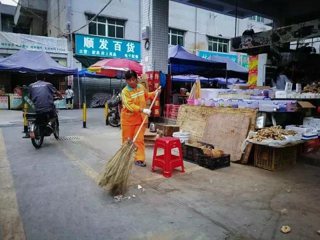 深圳的土地还能承载多少人口_深圳历年人口变化图